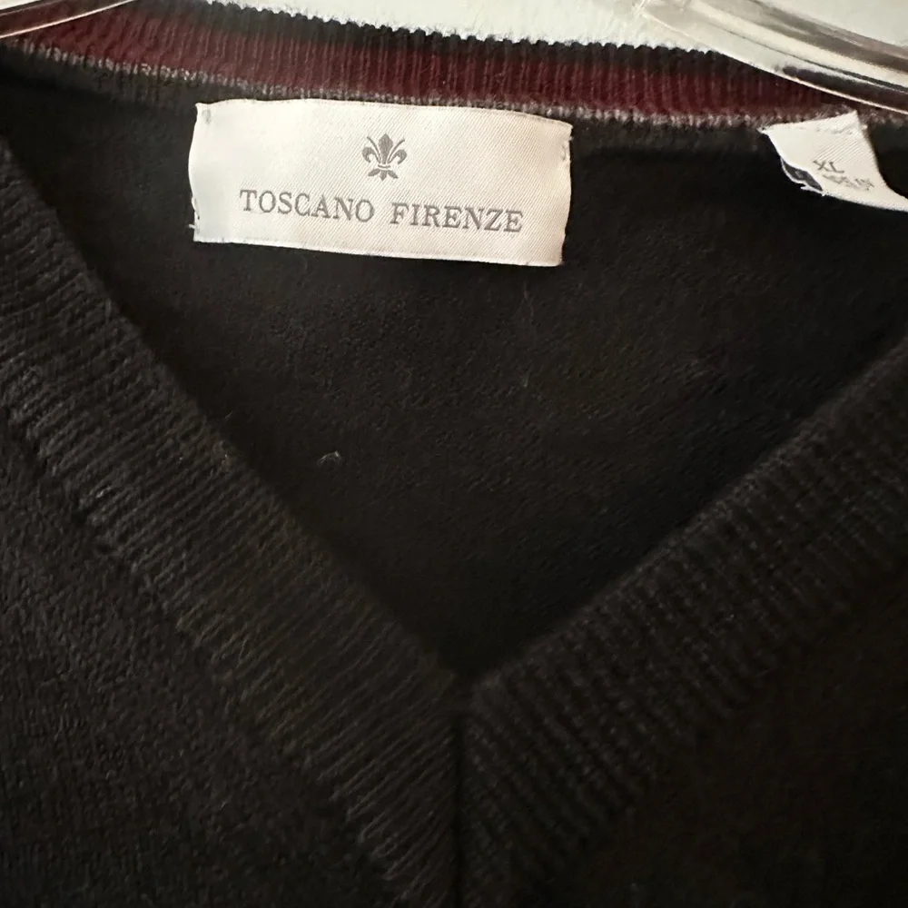 Toscano Firenze 100% Merino Wool Sweater Men's Size XL Black V Neck Long Sleeve.